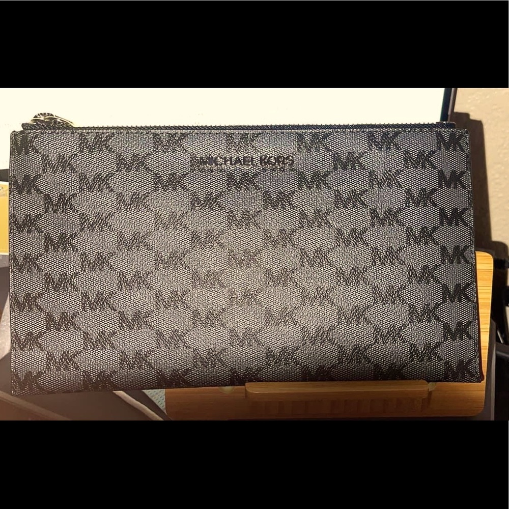 BLACK WRISTLET MK